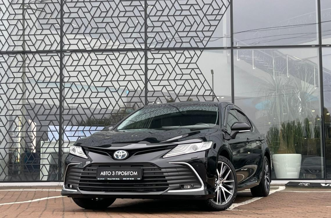 Придбати Toyota CAMRY