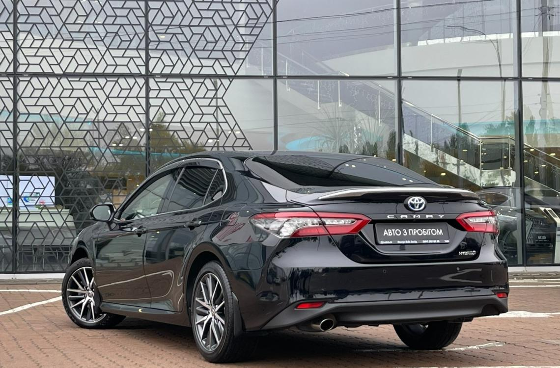 Придбати Toyota CAMRY