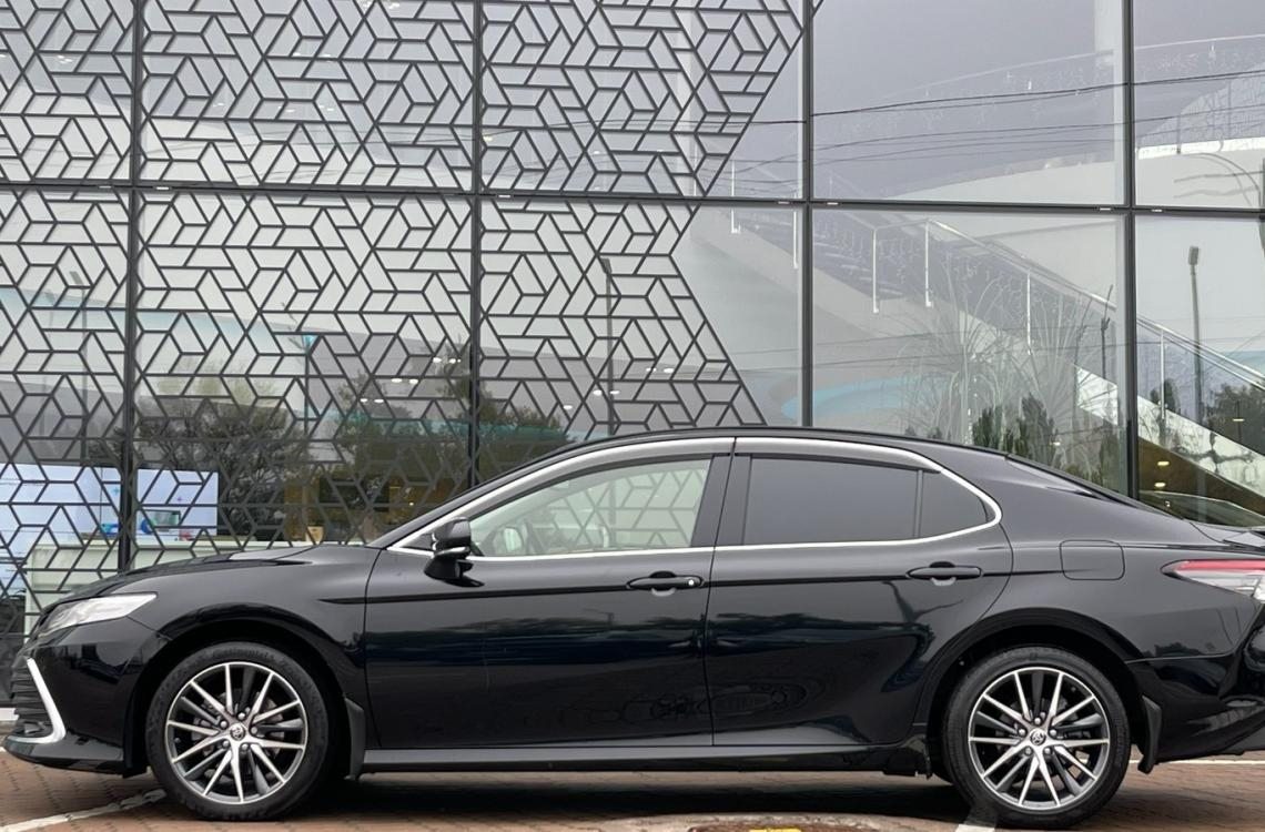 Придбати Toyota CAMRY