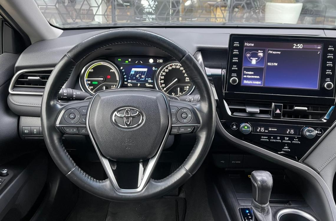 Придбати Toyota CAMRY