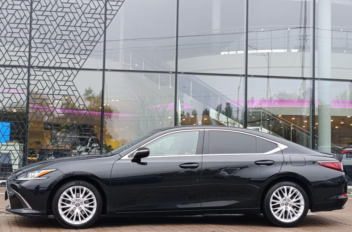 Придбати Lexus ES350