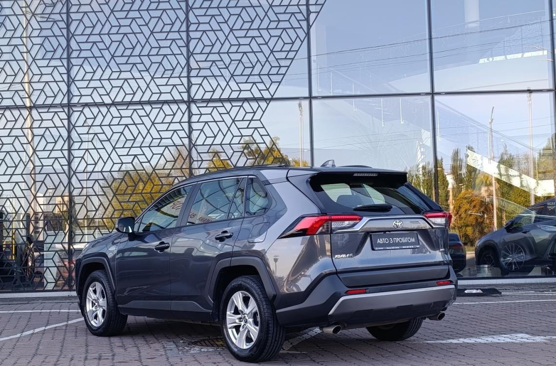 Придбати Toyota RAV4