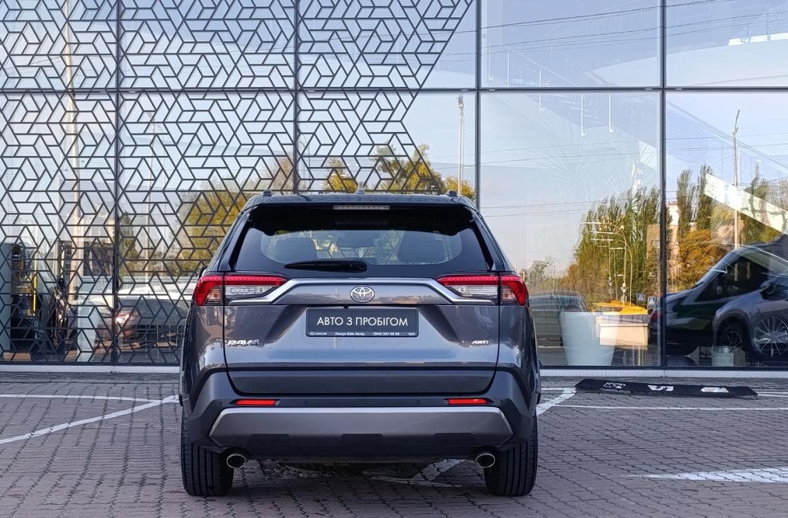 Придбати Toyota RAV4