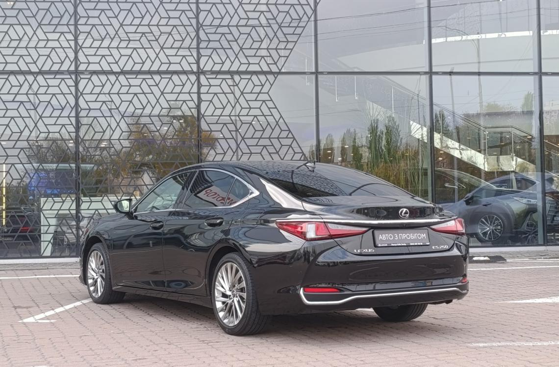Купить Lexus ES250