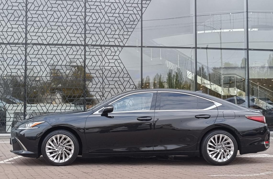 Купить Lexus ES250