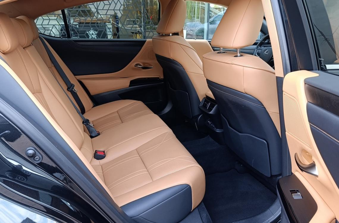Купить Lexus ES250