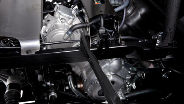 Потужний 686-кубовий двигун 