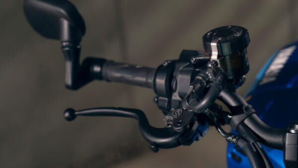 Високоефективні гальма та підвіска. 