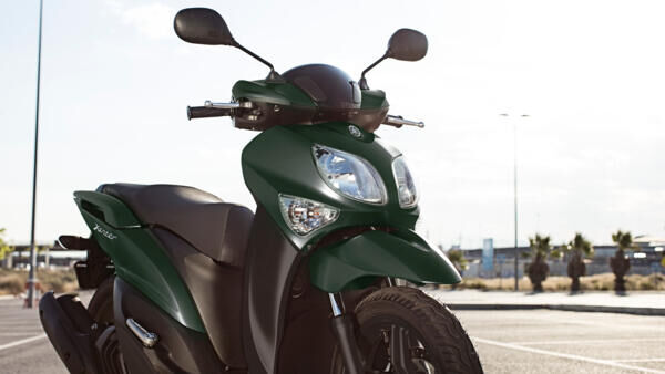 Модний міський скутер 