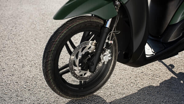 Великі 16-дюймові колеса 