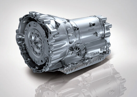 8-ступенчатая автоматическая коробка передач ZF с возможностью ручного переключения