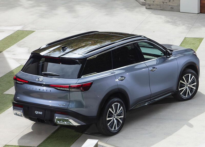 ДВУХЦВЕТНЫЙ КУЗОВ - КОНТРАСТНОЕ ВЫПОЛНЕНИЕ КРЫШИ И ВНЕШНИХ ЗЕРКАЛ