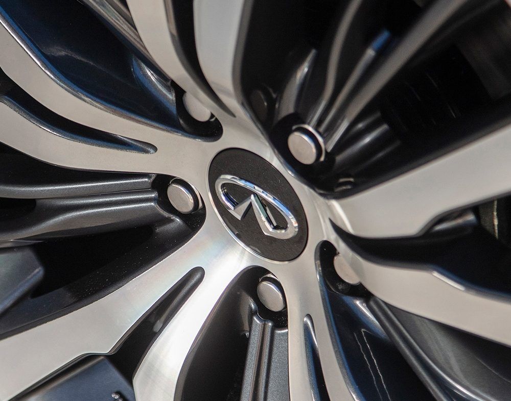 20-ти ДЮЙМОВЫЕ ЛЕГКОСПЛАВНЫЕ ДИСКИ С МЕХАНИЧЕСКОЙ ОБРАБОТКОЙ