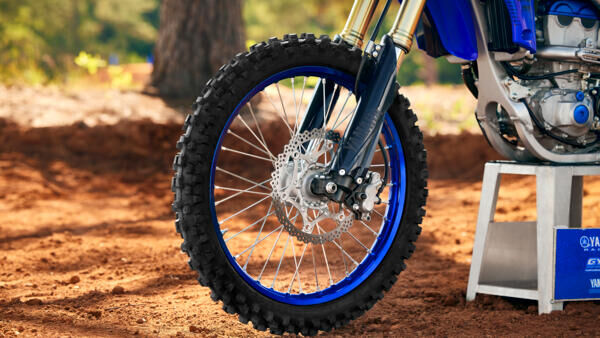 Гальмівний супорт з великим поршнем 