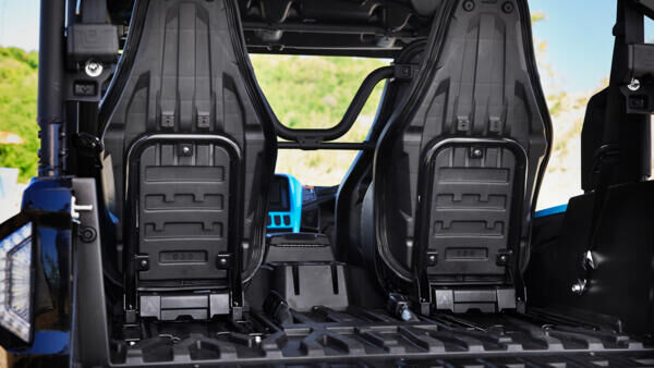 Четыре сиденья и багажник 