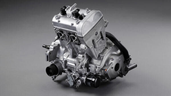 Мощный двигатель объемом 999 куб. см 