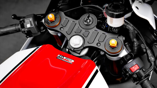 Спортивна посадка забезпечує оптимальну маневреність 