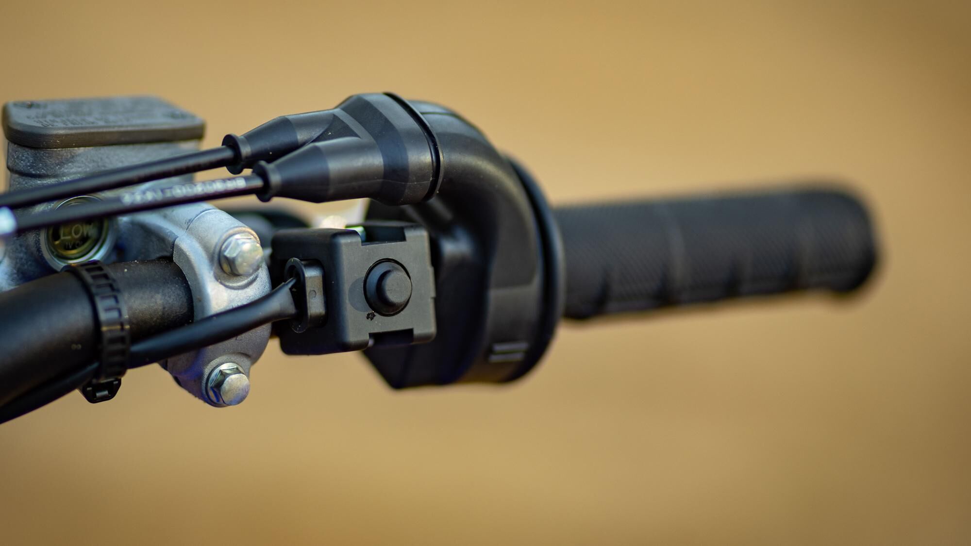 Компактний електростартер 