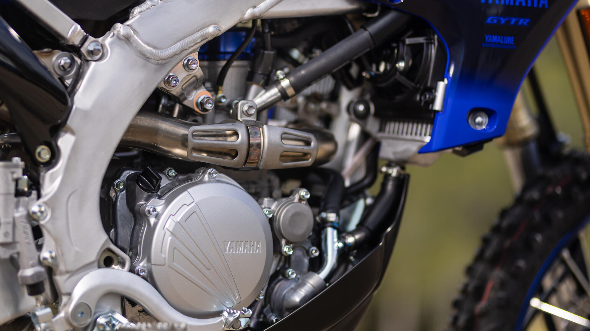 Мощный двигатель как у модели YZ250F 