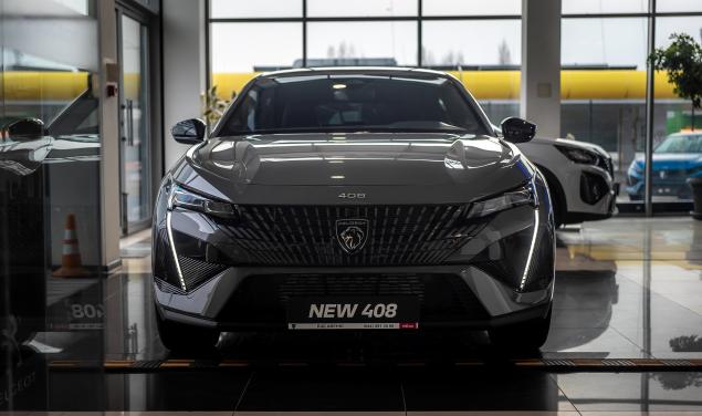 Peugeot 408 GT GT 158 (215) л.с.