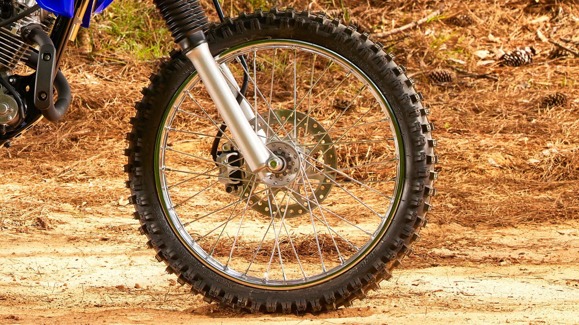 Передний дисковый тормоз и задний барабанный 