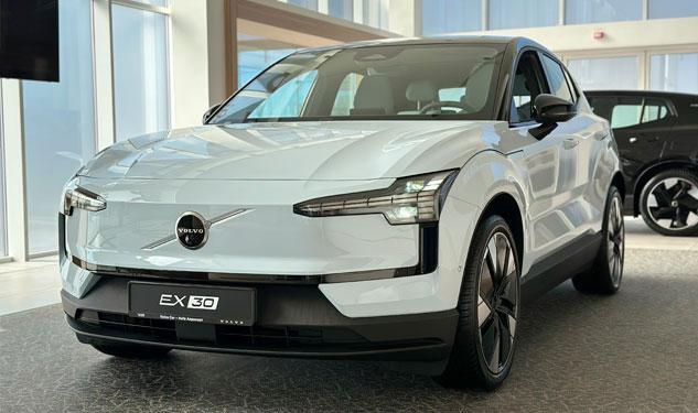 Volvo EX30 Ultra 69 kWh AWD Ultra 69 kWh AWD 428 к.с.
