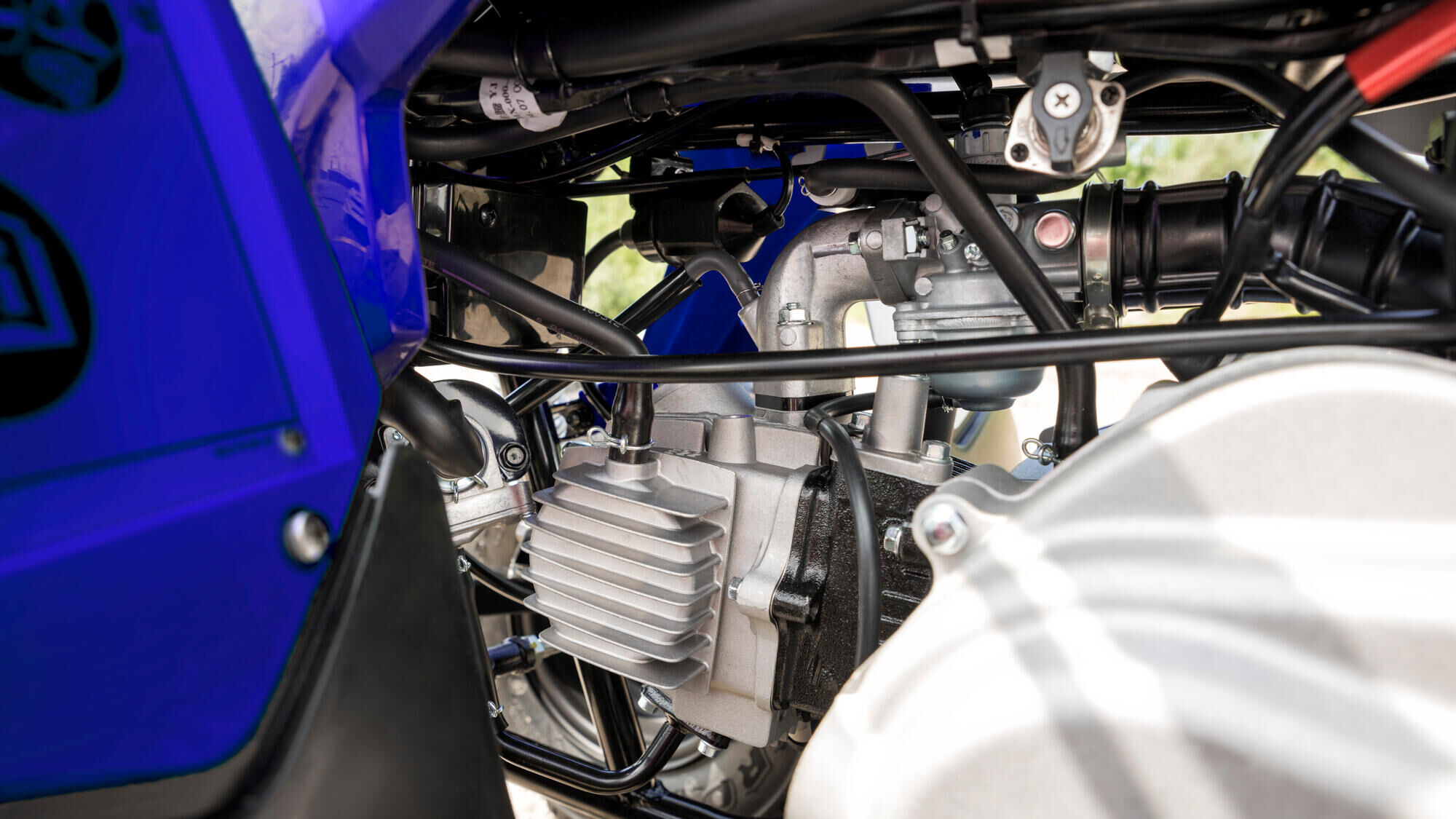 Двигатель объемом 49 куб. см 