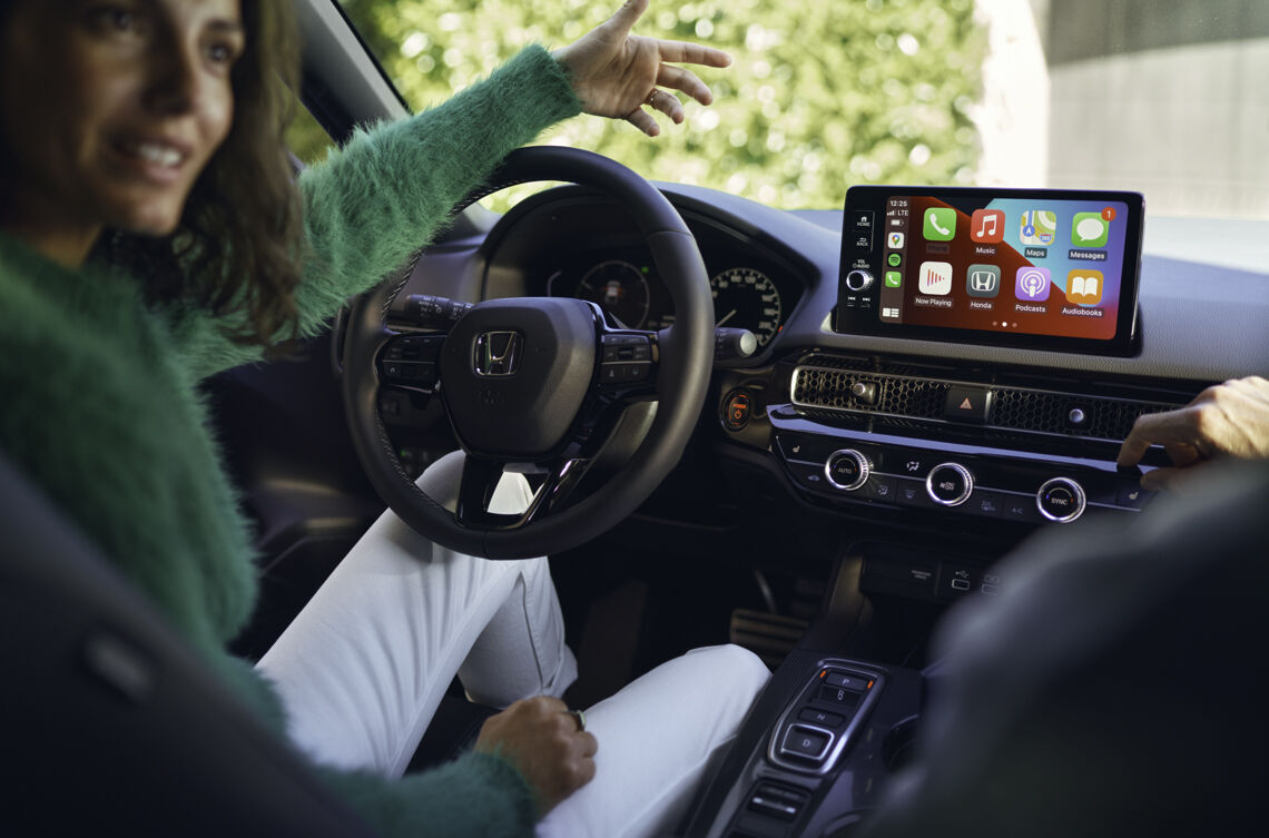 Мультимедийная система "Honda Connect" с навигационной системой "Alpine" (сенсорный дисплей с диагональю 9", AM/FM, Apple CarPlay and Android Auto)