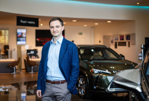 Електрокари проти автомобілів з двигунами внутрішнього згорання: Хто виграє конкуренцію?