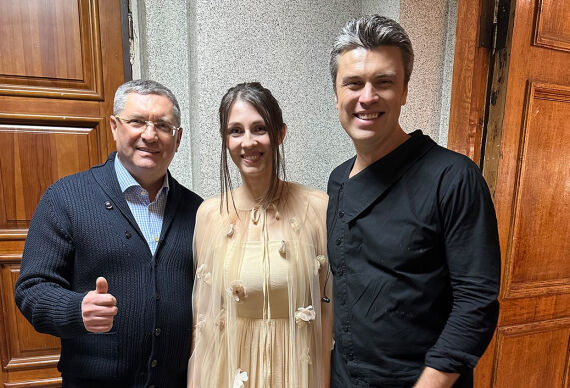 Засновник VIDI Віталій Джуринський разом з ключовими співробітниками відвідав концерт Євгена Хмари