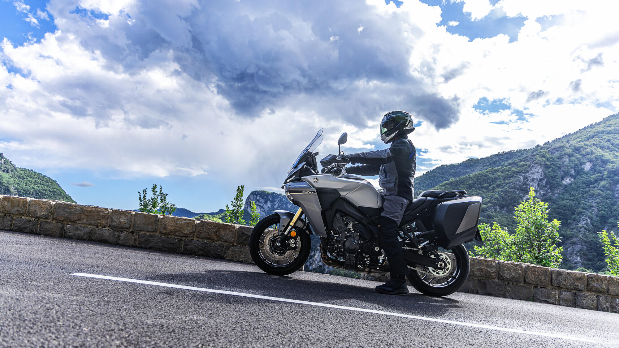 Інтелектуальна гальмівна система із системою контролю утримування транспортного засобу* (на моделі Y-AMT) 