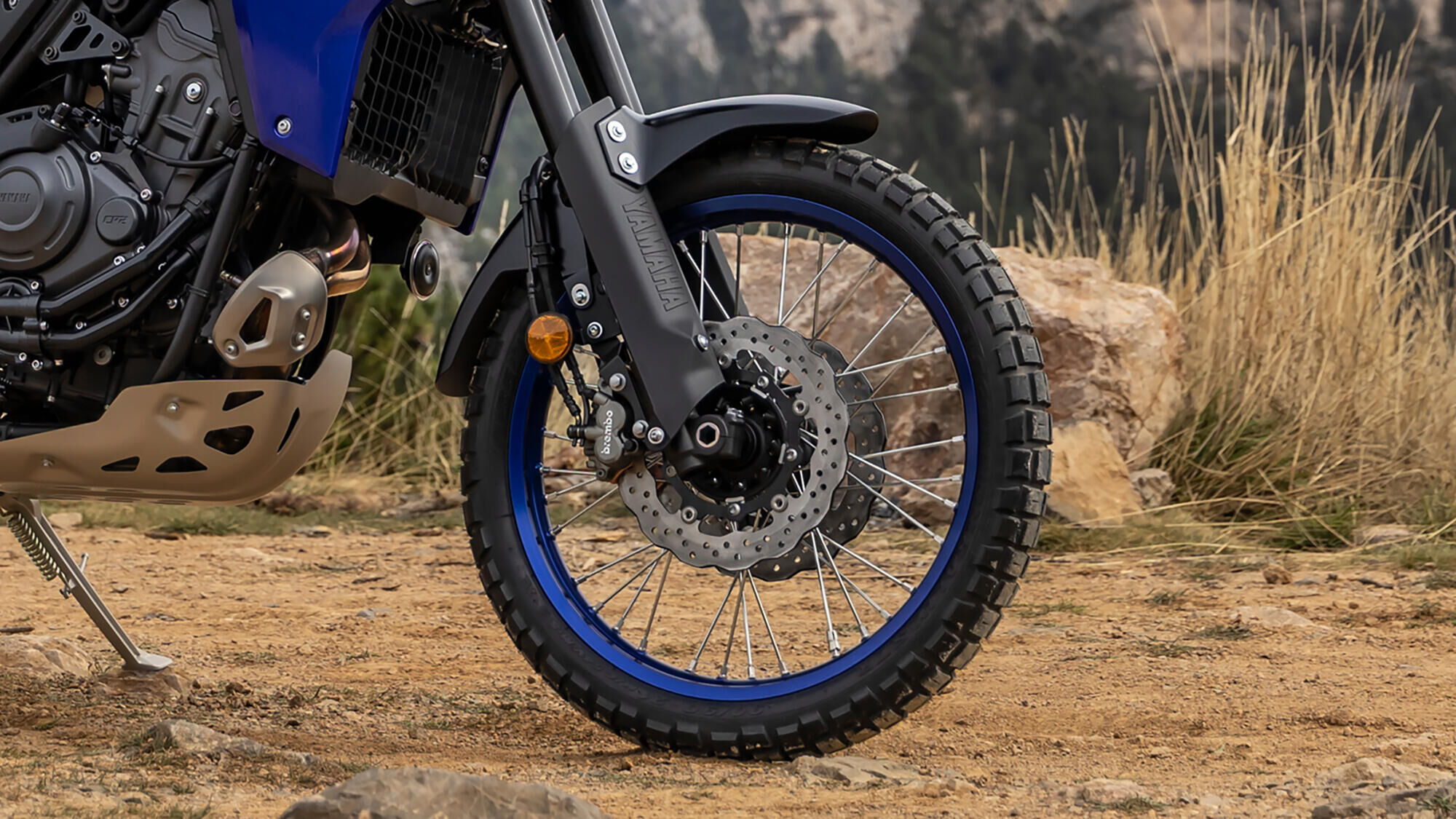 21-дюймове та 18-дюймове колеса зі спицями 