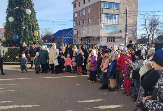 Родина Джуринських взяла участь у благодійній акції «Різдвяні свята — у кожен дім»