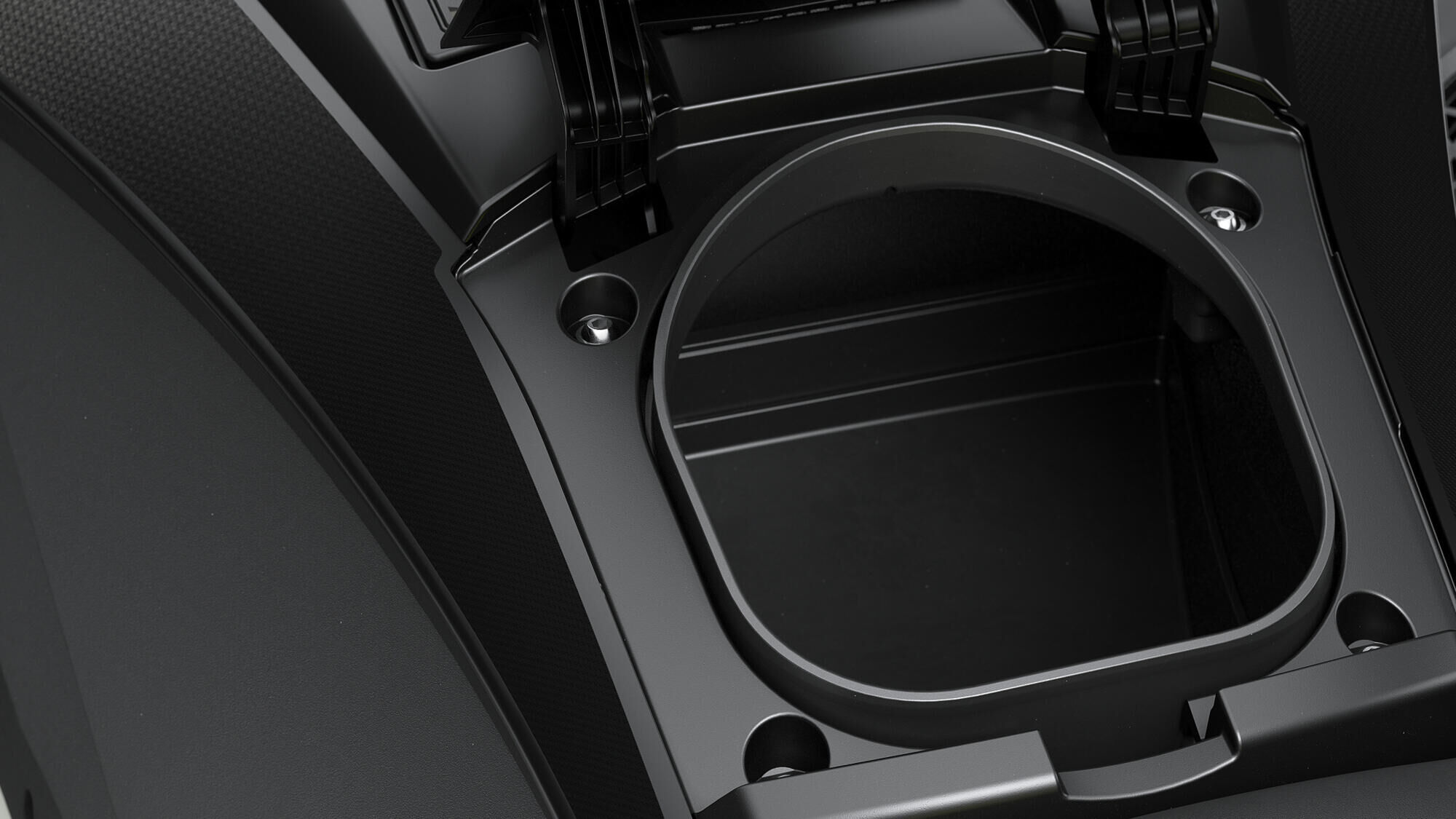 Просторі й зручні відсіки для зберігання 