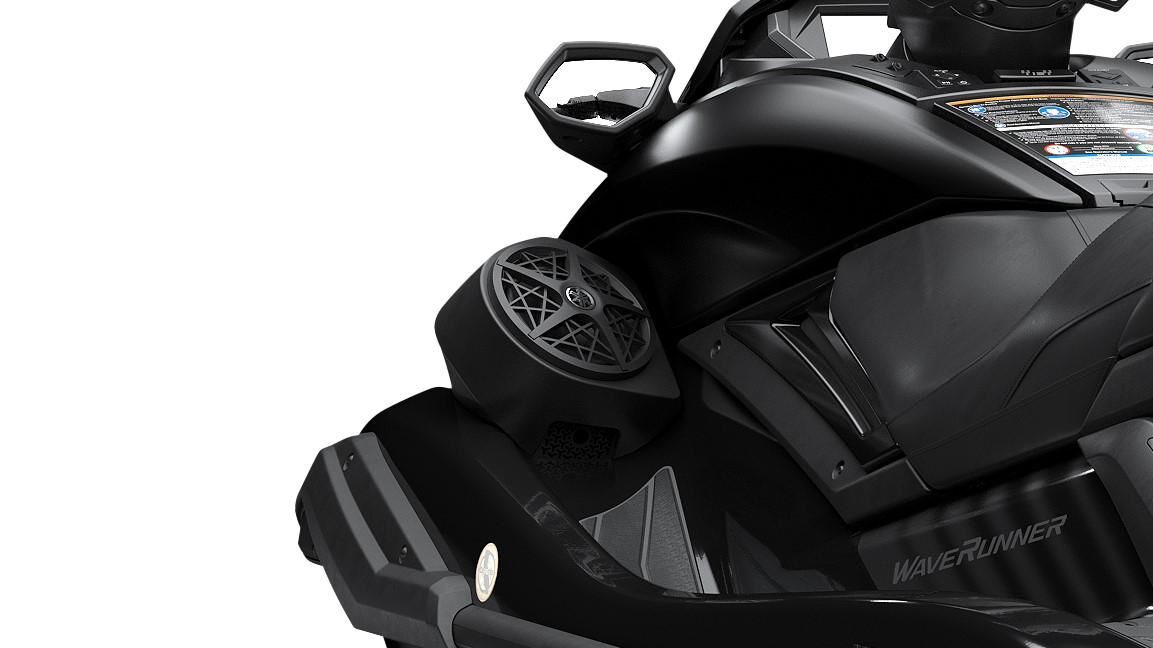 Вбудована аудіосистема для прослуховування музики на воді 