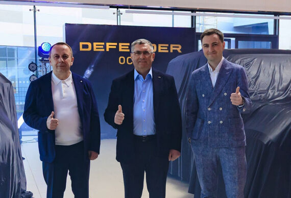 Land Rover Київ Захід відзначив 13-річчя та представив новий Defender OCTA