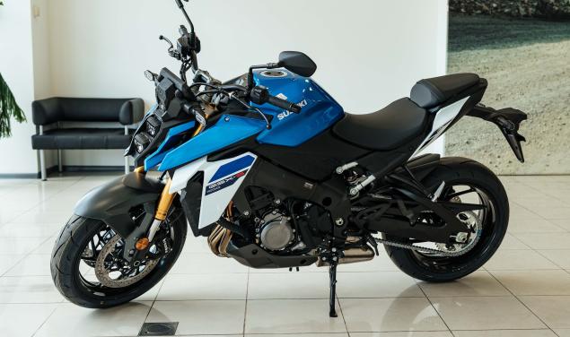 Suzuki GSX-S1000 SUZUKI GSX-S1000 SUZUKI GSX-S1000 152 л.с.