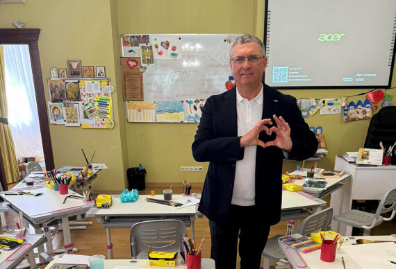 Початок навчального року у Києво-Печерській недільній школі відзначили молебнем і святом