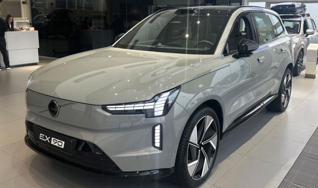 Volvo EX90 ULTRA PERFORMANCE ULTRA PERFORMANCE 517 л.с.