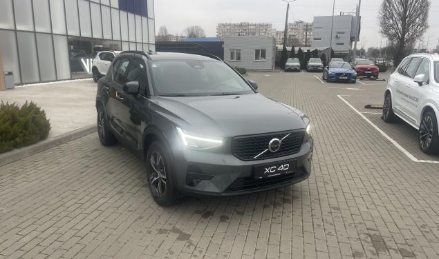 Volvo XC40 Plus Dark Plus Dark 197+14 К.С. л.с.