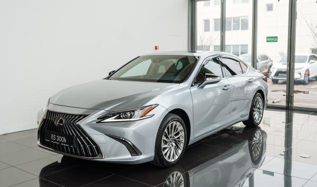 Lexus ES300h Launch Edition Launch Edition 218 л.с.