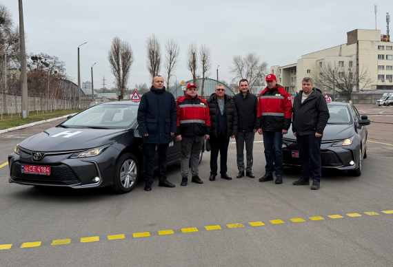 Група компаній VIDI безкоштовно передала медичному закладу Києва два автомобілі з ручним керуванням