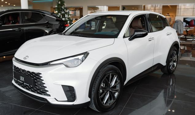 Lexus LBX Elegant Elegant 91 к.с.