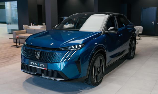 Peugeot e-3008 GT GT 325 к.с.