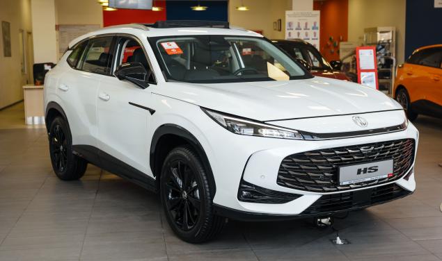 MG HS LUX 9AT LUX 9AT 170(231) к.с.