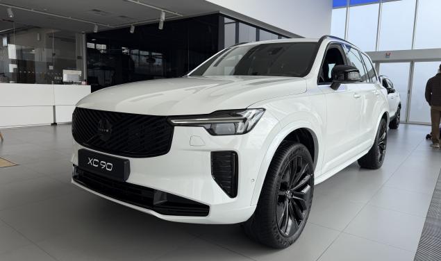 Volvo XC90 Ultra Blak Edition 2026 Ultra Blak Edition 2026 250 К.С. + 14К.С.(ЕЛЕКТРО) к.с.