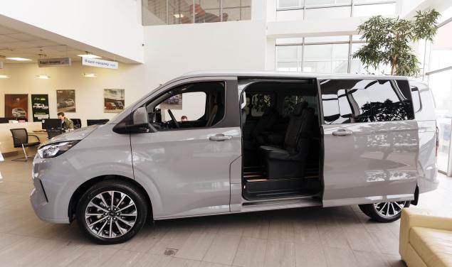 Ford Tourneo Custom NEW TOURNEO CUSTOM L2H1  170 PS  TITANIUM X TOURNEO CUSTOM L2H1  170 PS  TITANIUM X 170 л.с.