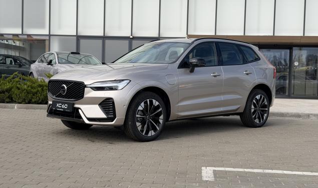 Volvo XC60 Plug-in Hybrid Ultra Dark Ultra Dark 453 к.с.