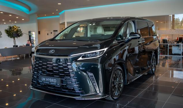Lexus LM 350h Superior (4 місця) Superior (4 місця) 190 к.с.