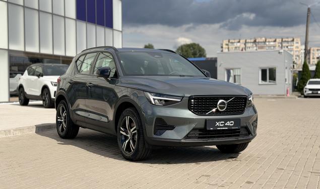 Volvo XC40 Plus Dark Plus Dark 163 К.С. + 14К.С.(ЕЛЕКТРО) л.с.